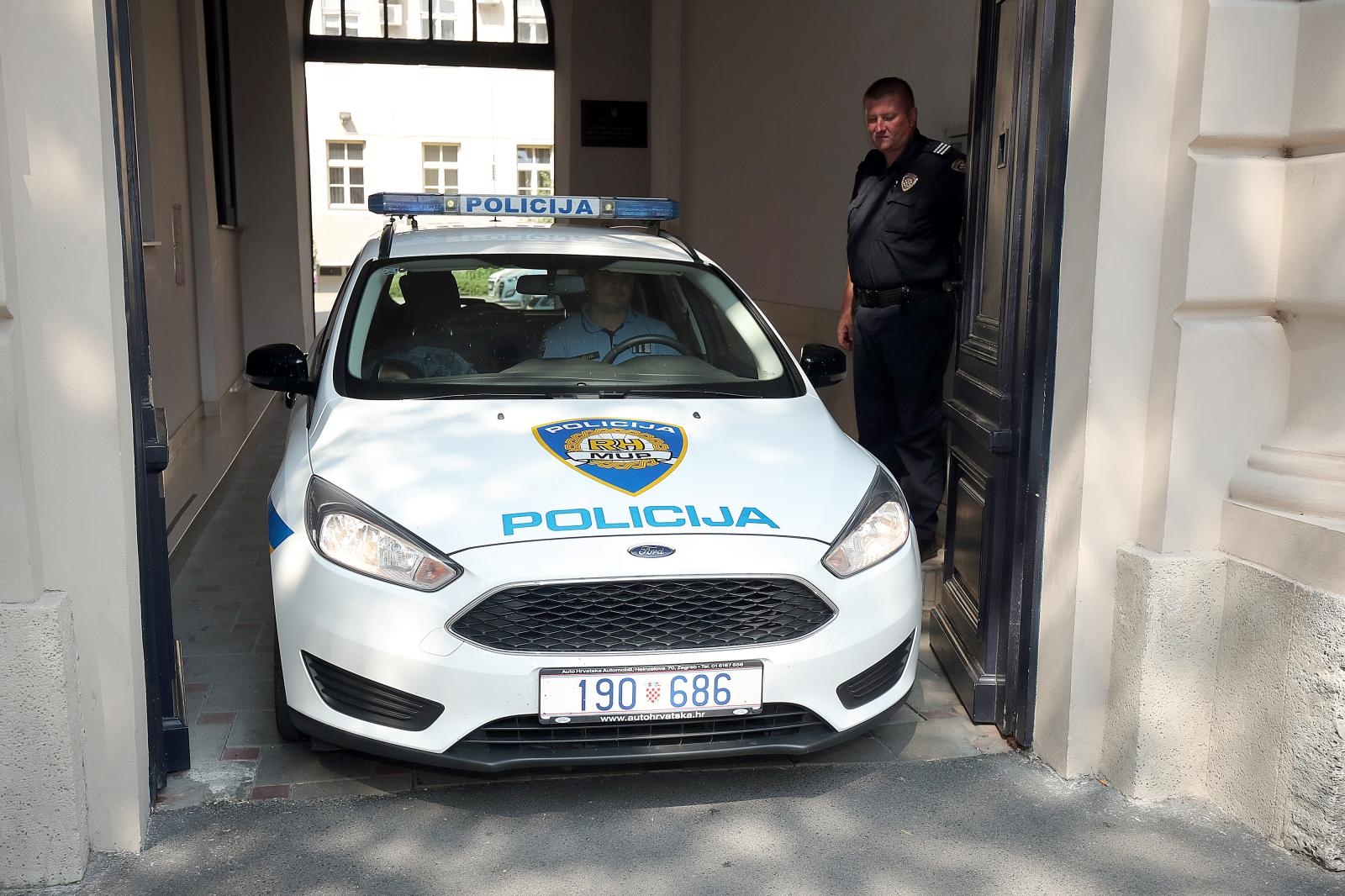 USKOK istražuje 27 ljudi, među njima policajac. Sumnja da su muljali s autima