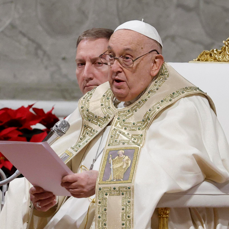 Papa Franjo je stabilno. Preko noći će biti priključen na mehaničku ventilaciju