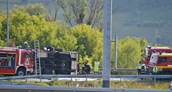 Nesreća vatrogasaca na autocesti dok su jurili na intervenciju, dva u bolnici