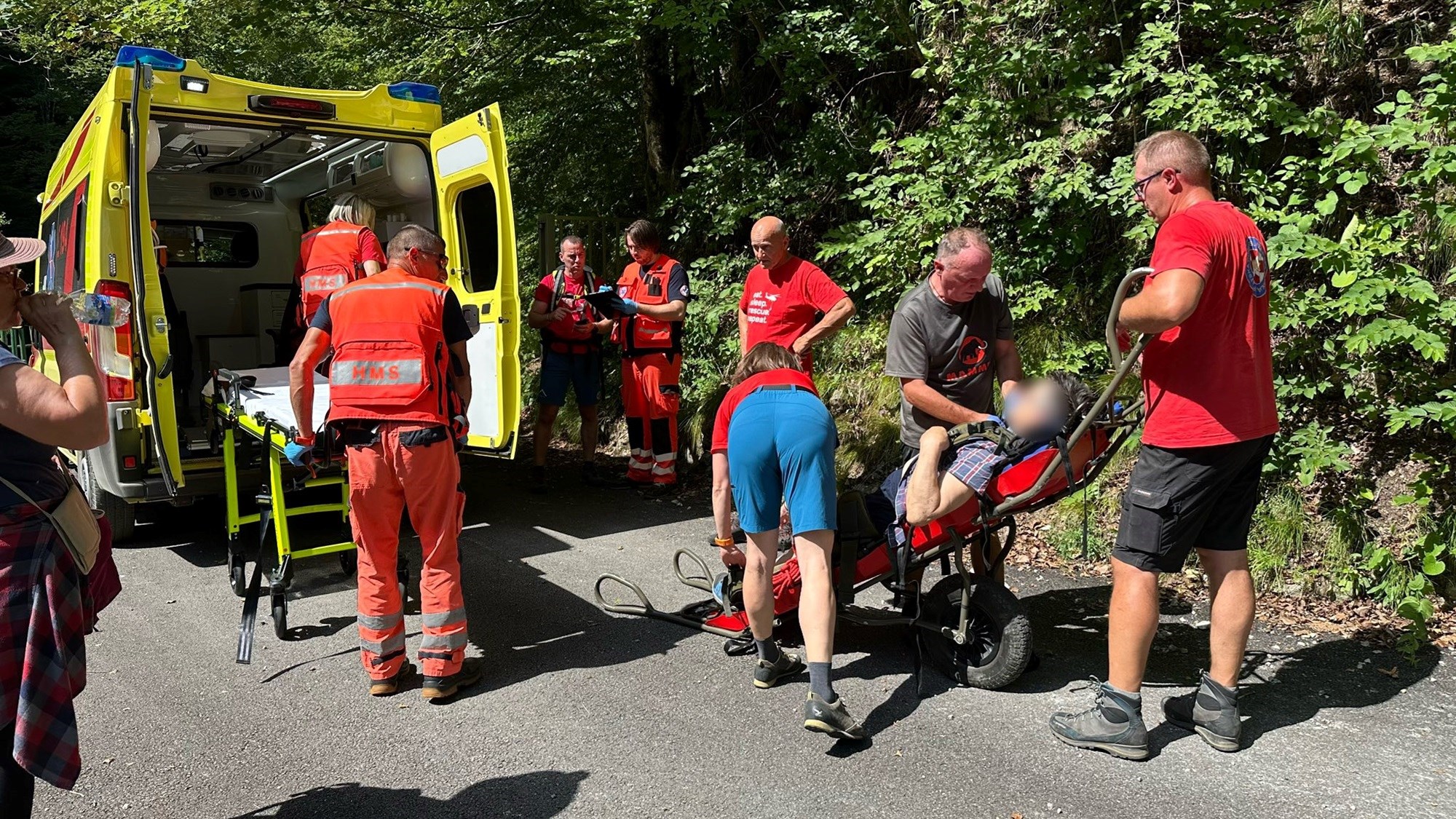 Izletnik u Gorskom kotaru izgubio svijest, spašavao ga HGSS