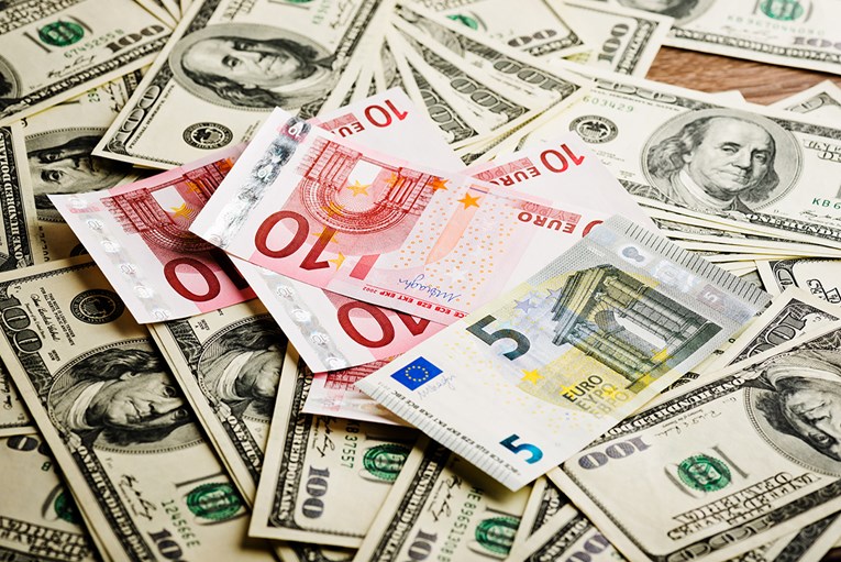 Financial Times: EU želi smanjiti dominaciju dolara