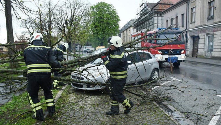 Nevrijeme nanijelo štetu na sisačkom području, u Karlovačkoj županiji bez posljedica