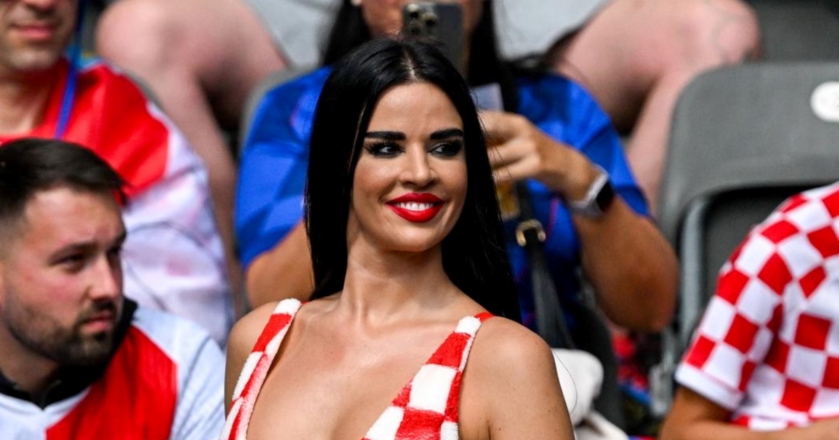 Ivana Knoll pozirala na stadionu u novom izdanju, fotkala se s navijačima