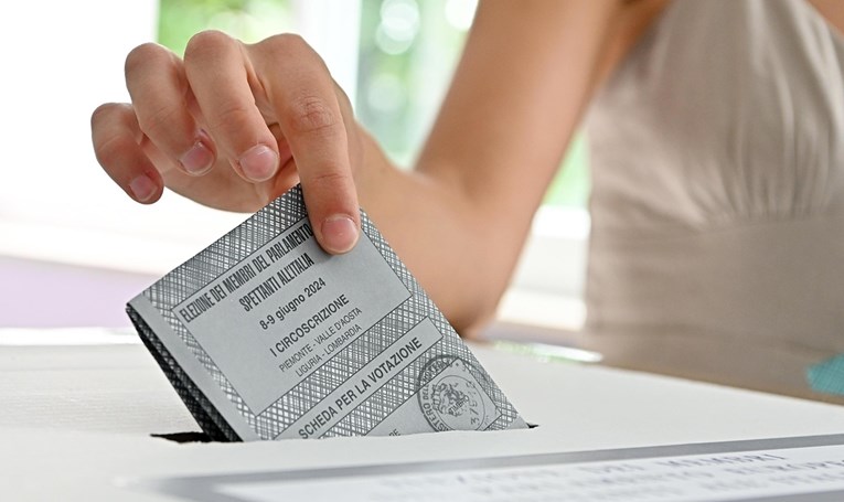 Referendumi u Italiji o reformi rada i promjeni uvjeta za dobivanje državljanstva