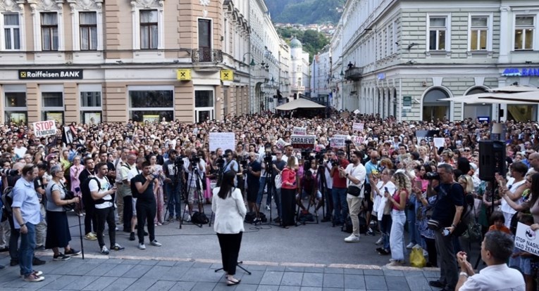 U BiH počeli prosvjedi zbog ubojstva Nizame, objavili 16 zahtjeva