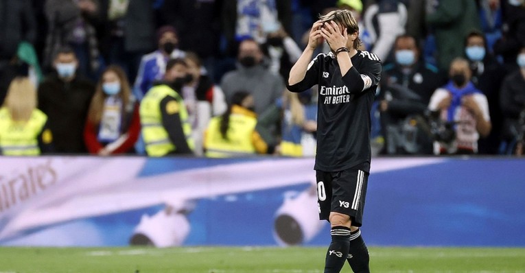 Modrić je jedan od pet igrača Reala koji su se ispričali navijačima 