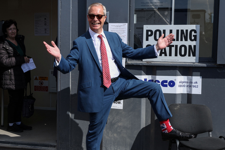 "Starmageddon" na lokalnim izborima u UK. Potop vladajućih, Nigel Farage slavi