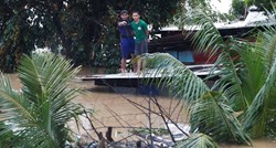 Tajfun pogodio Filipine, ljudi zatočeni na krovovima, najmanje 42 mrtvih
