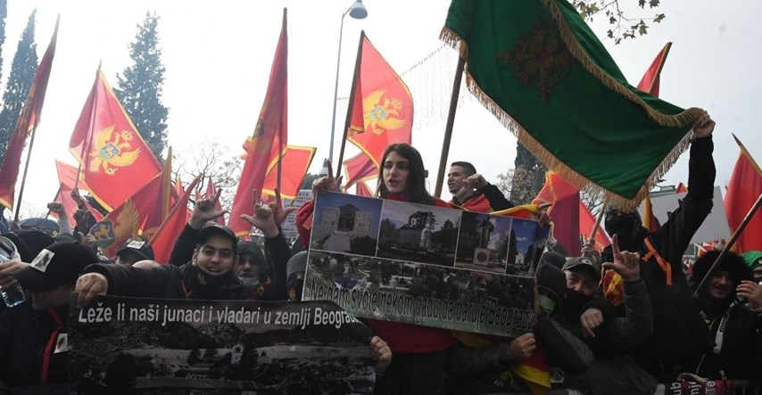 Novi neredi u Podgorici: "Branimo Crnu Goru od agresivnog pokušaja posrbljivanja"