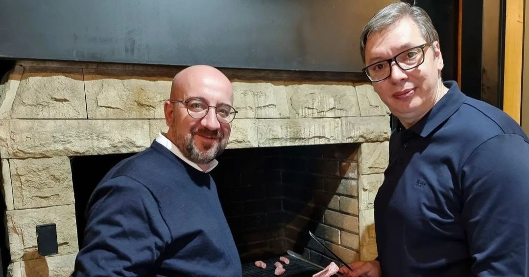Pere li Plenkovića ljubomora? Vučić pekao ćevape sa Charlesom Michelom