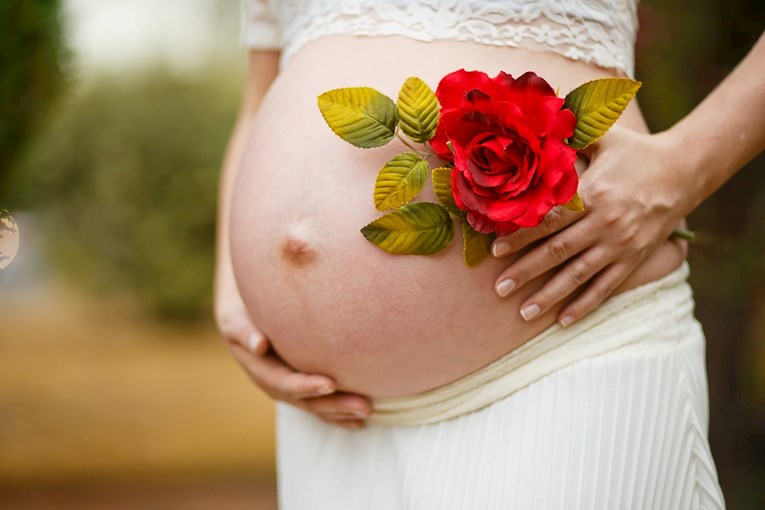Ova su četiri problema s kožom česta u trudnoći: Evo kako ih se riješiti na najlakši način