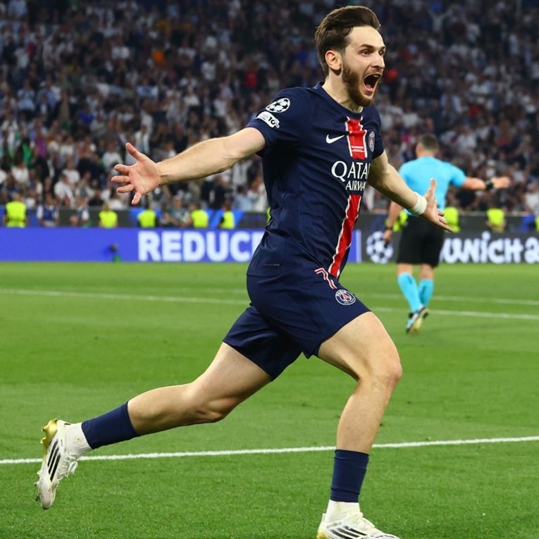 Nevjerojatna sezona Kvaratskhelije. Osvojio Serie A, Ligue 1, Kup i Ligu prvaka