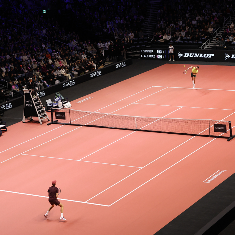Alcaraz i Sinner odigrali revijalni meč i za 108 minuta zaradili po dva milijuna eura