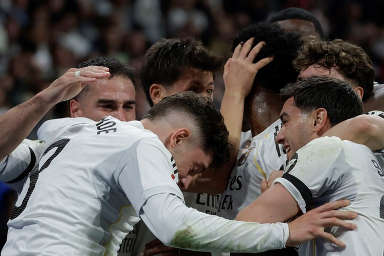 Real pobijedio Atletico u ludom madridskom derbiju i zadržao korak za Barcelonom