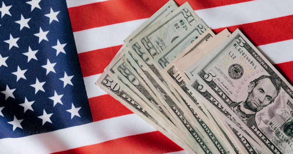 Dolar pao zbog blokade vlade, prijeti mu najgora godina od 2003.