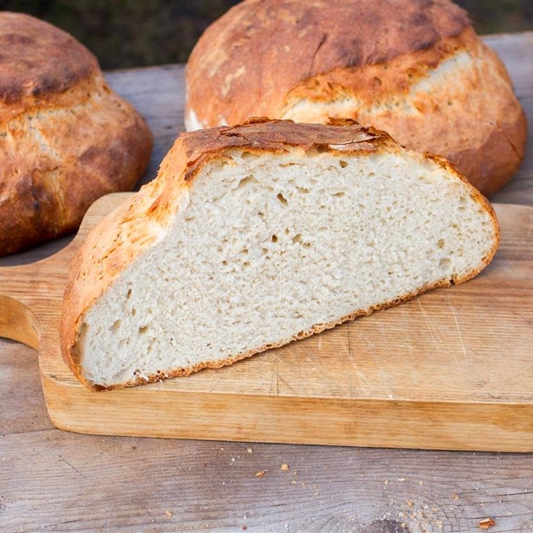 Puno Hrvata kruh jede uz sva jela. Evo što je zapravo iza te navike