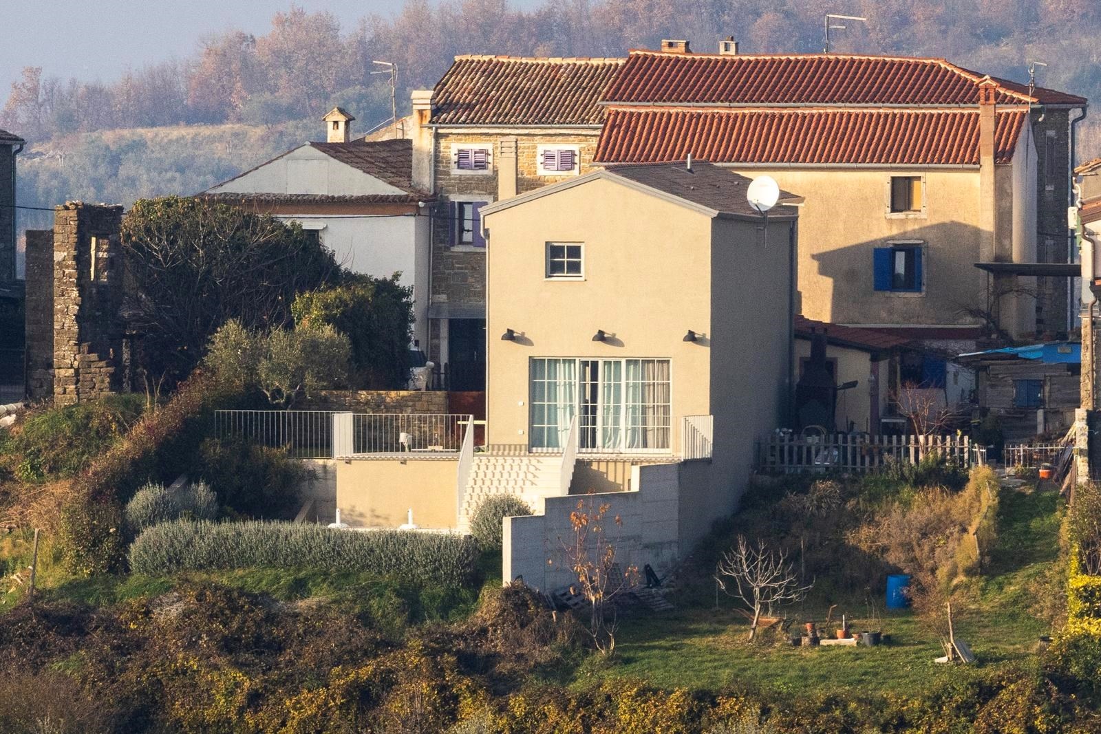 Danas je uhićen Mile Kekin. Ovo je vila koju su on i Ivana Kekin izgradili u Istri