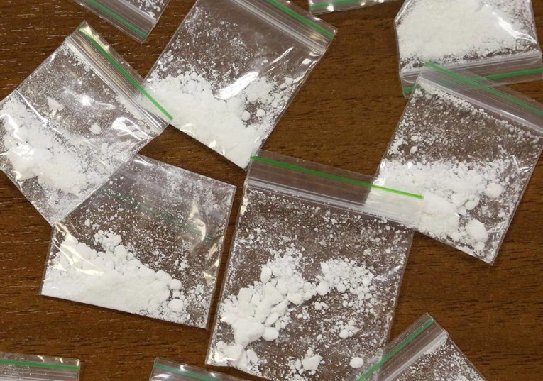 33-godišnjak u autu po Zagrebu vozio kokain. Policija mu u stanu pronašla još