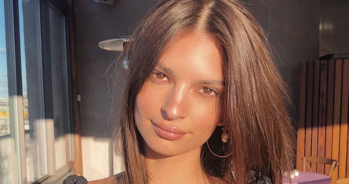 Emily Ratajkowski sada ima ružičastu kosu i izgleda sjajno