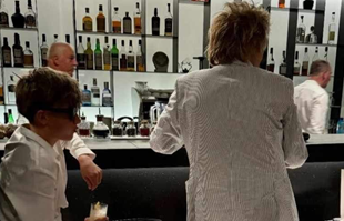Rod Stewart nasmijao objavom iz Dubrovnika: "Kako osramotiti sina u baru hotela"