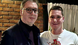 Aleksandar Vučić objavio rijetku fotografiju sa sinom Danilom (26)