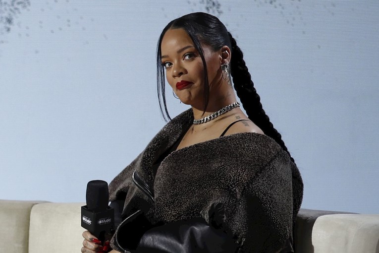 Rihanna: Pokušavam se ušuljati na izbore. Glasat ću s putovnicom svog sina