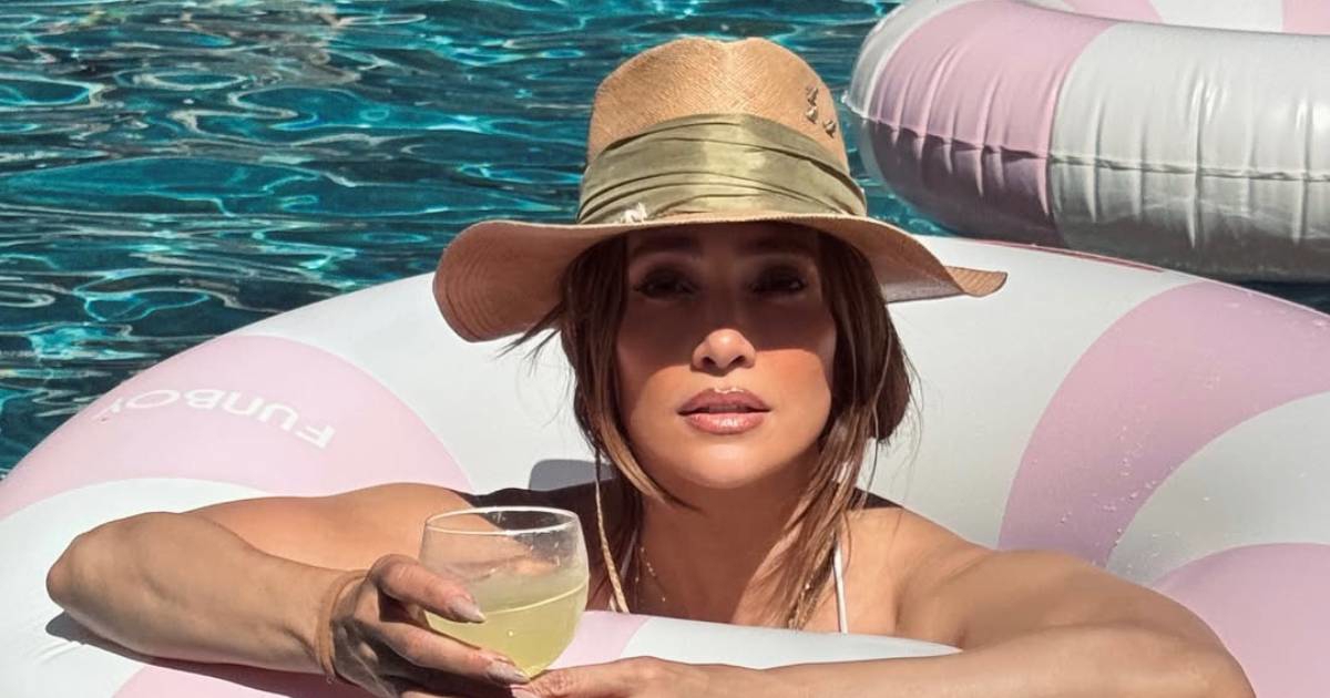 Jennifer Lopez pokazala zašto je bijeli bikini klasik svakog ljeta