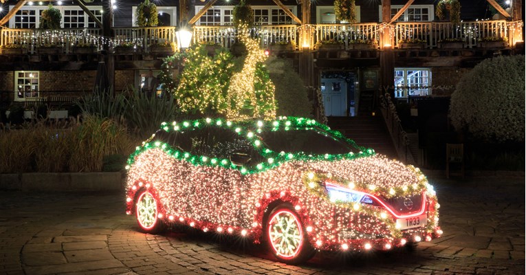 Električni Nissan je božićno drvce koje štedi energiju, evo i koliko