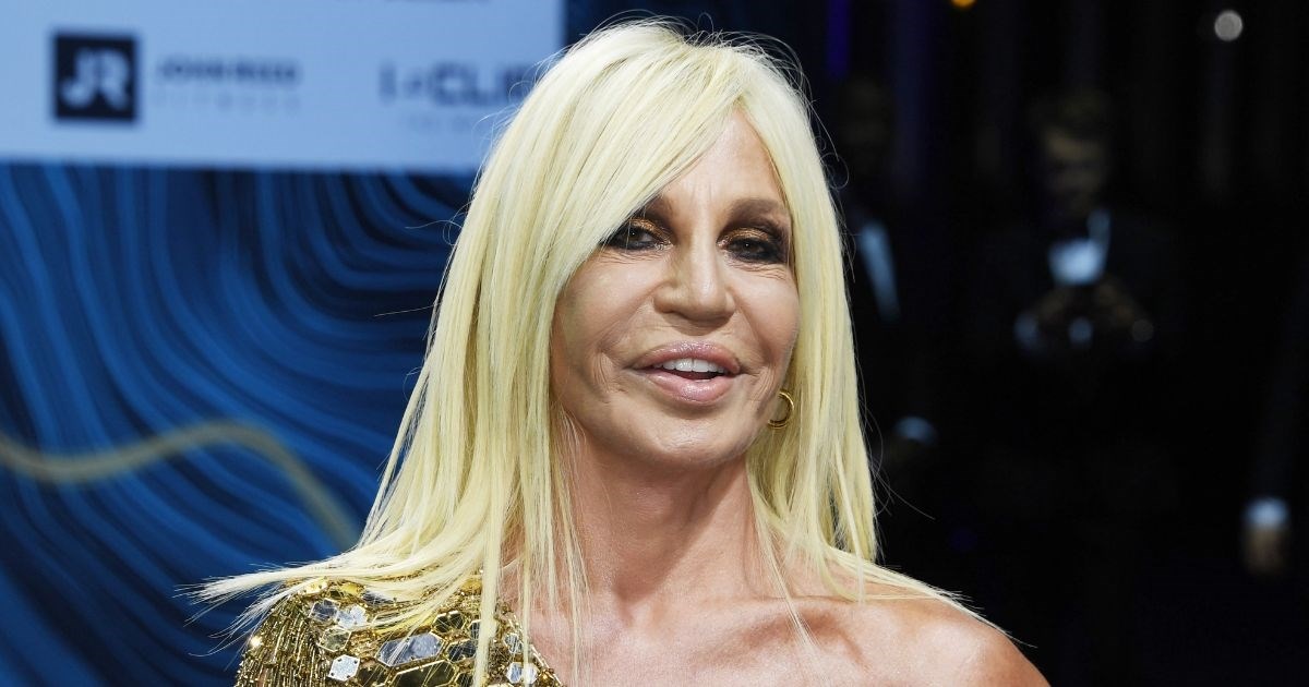 Donatella Versace odstupit će s mjesta glavne kreativne direktorice brenda