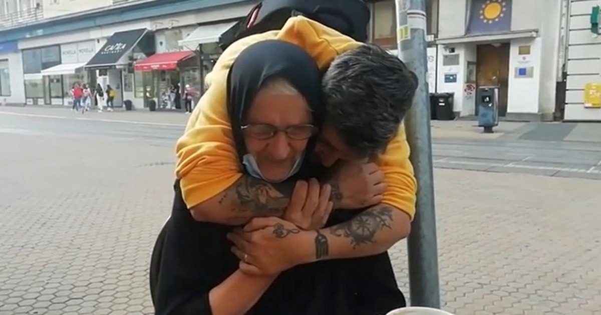 VIDEO Vanja bio beskućnik, sad pomaže drugima. Ovo je njegov susret s bakom s ulice