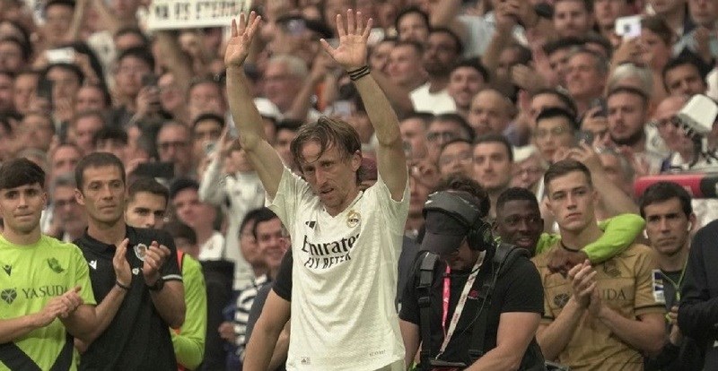 Modrić odbio jučer obaviti liječnički za Milan. Realovci: "Sad je još veća legenda"