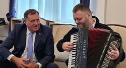 VIDEO Dodik u Predsjedništvo doveo harmonikaša, pili žestice pa zvao majku i pjevao