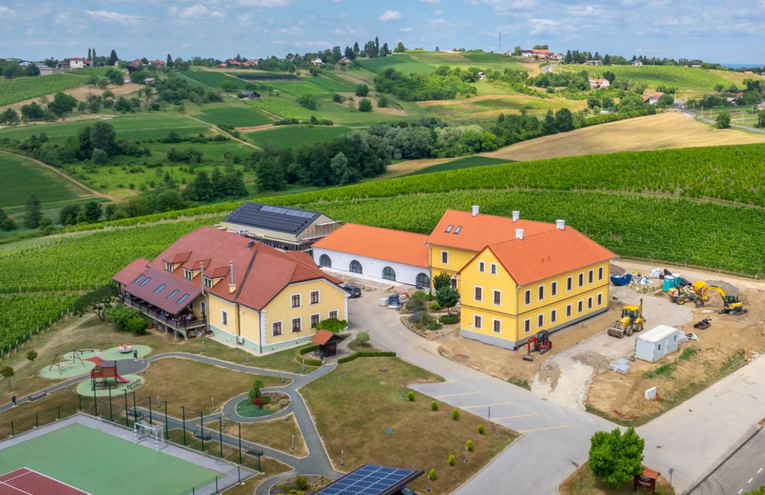 Tri noći spavao u hotelu, ispraznio bar, častio ljude i nestao. Već ima debeli dosje