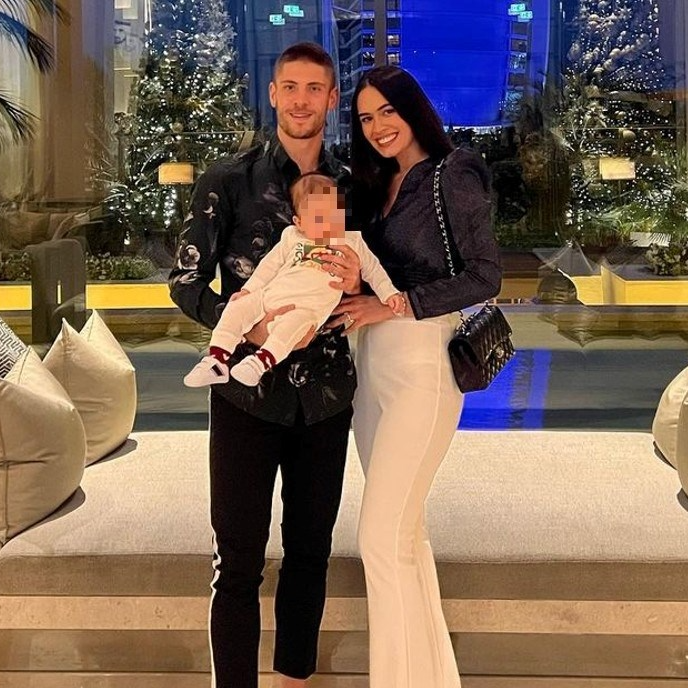 Andrej Kramarić objavio prve fotografije sa sinom Viktorom