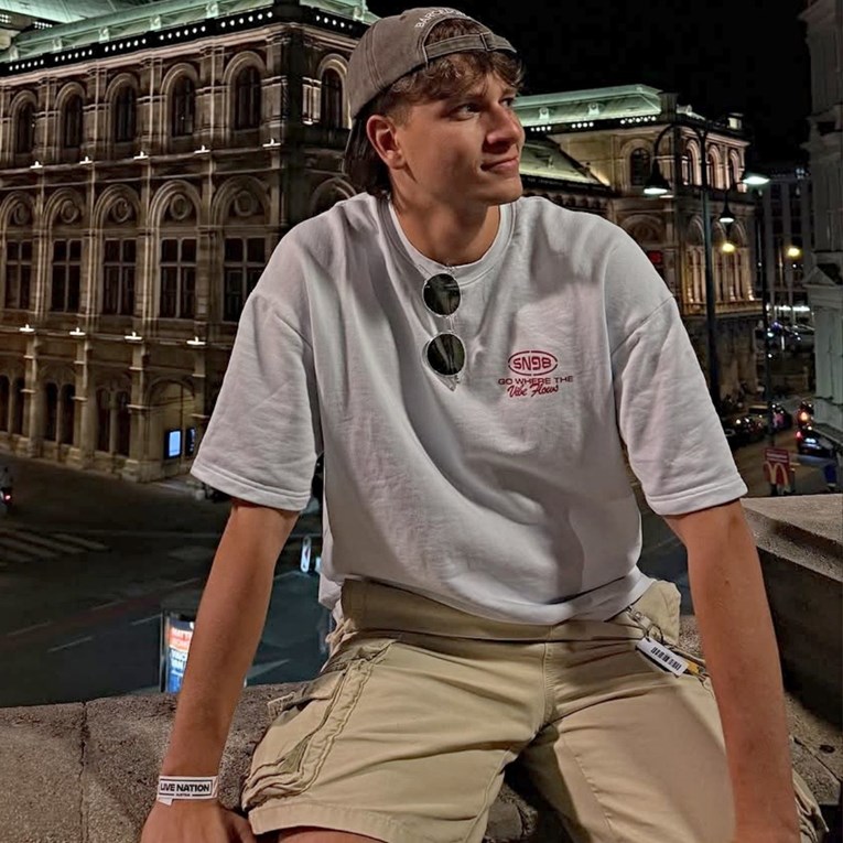 Jakov Jozinović rasprodao 5 koncerata u beogradskom Sava Centru i najavio prvu pjesmu