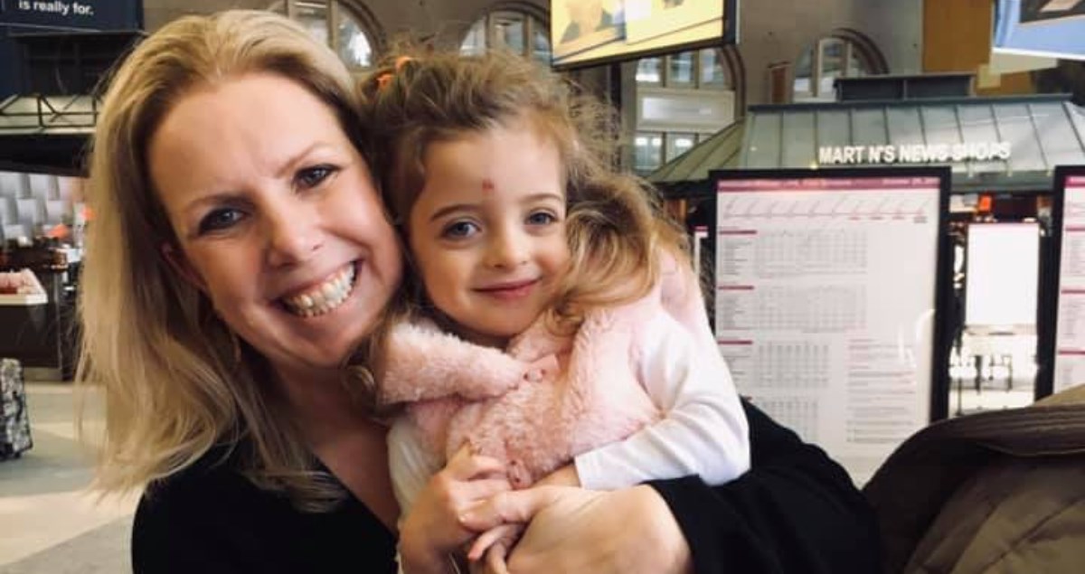 Medicinska sestra posvojila djevojčicu koja je mjesecima bila sama u bolnici