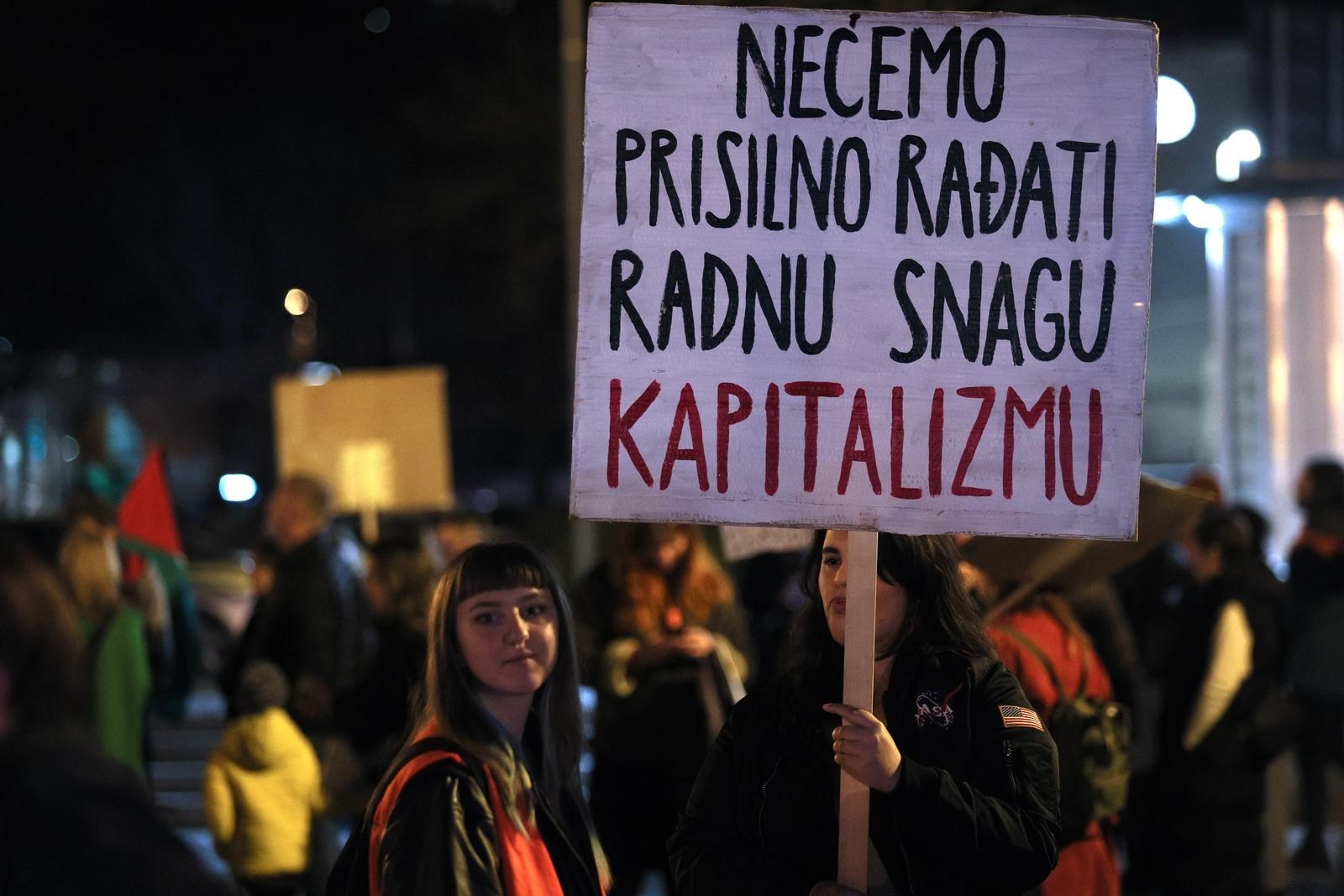 Prorektor riječkog sveučilišta na Noćnom maršu mahao palestinskom zastavom, uhićen je