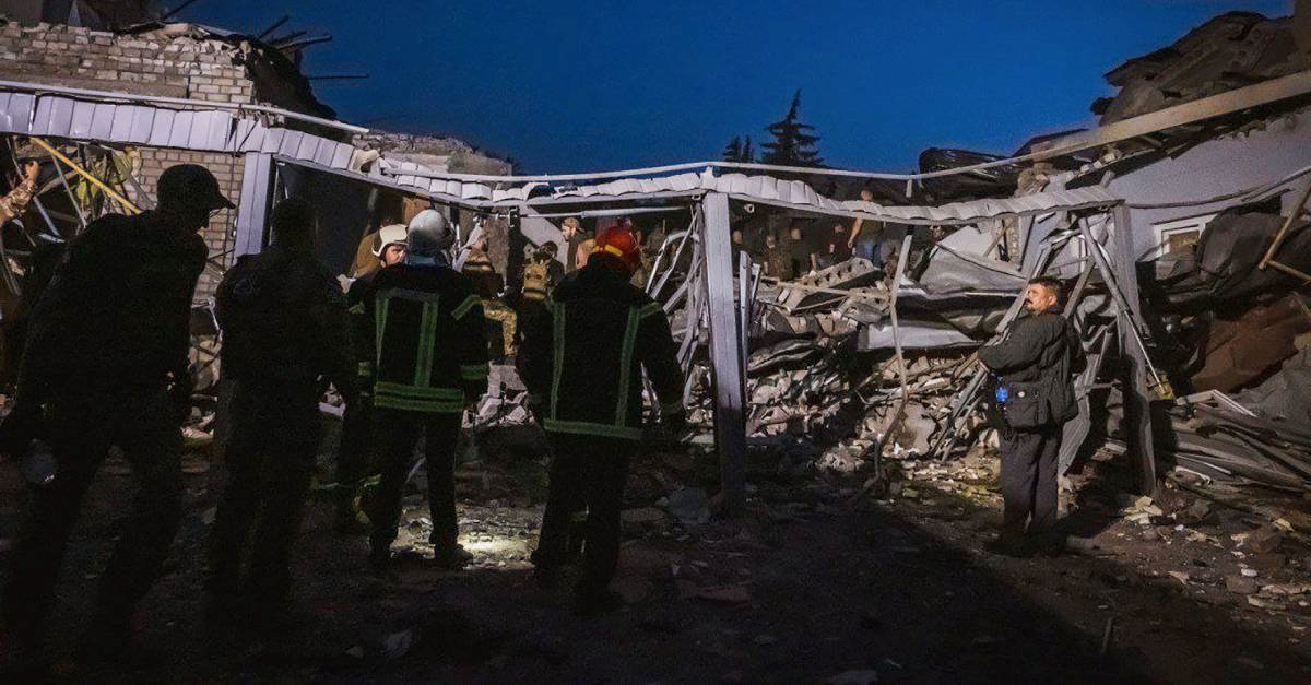 Rusi raketom na pizzeriju ubili 12 civila. Rusija: U tom napadu ubili smo 2 generala
