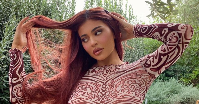 Fanovi zbog jednog detalja uvjereni da znaju kako je Kylie Jenner nazvala svog sina