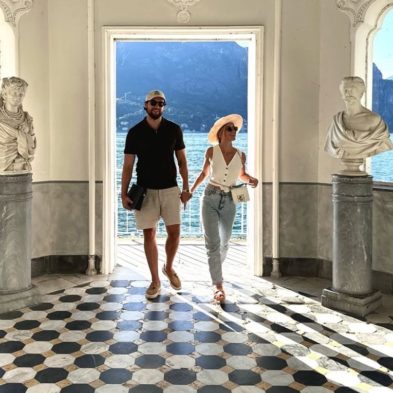 Zsa Zsa objavila fotografiju iz Italije s dečkom, posjetili su jezero Como