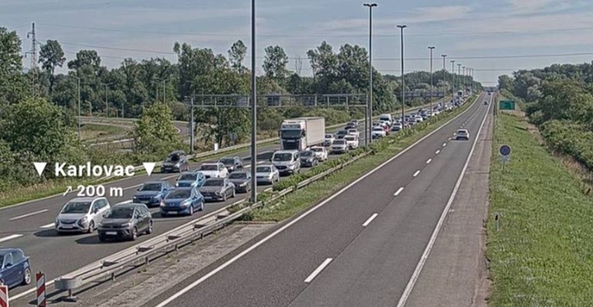 U prometnoj na A1 sudjelovalo više auta, kilometarske kolone u tunelu Sveti Marko