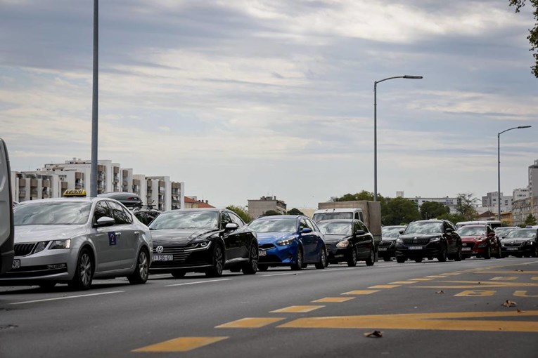 Prodaja automobila u Hrvatskoj porasla za 7,9%, najviše se kupuju Škode 