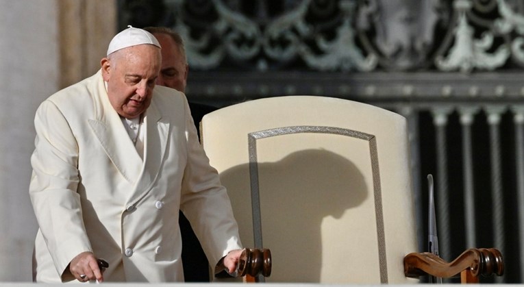 Pomoćnik držao govor umjesto pape: "Još uvijek nisam dobro. Moj glas ne zvuči lijepo"
