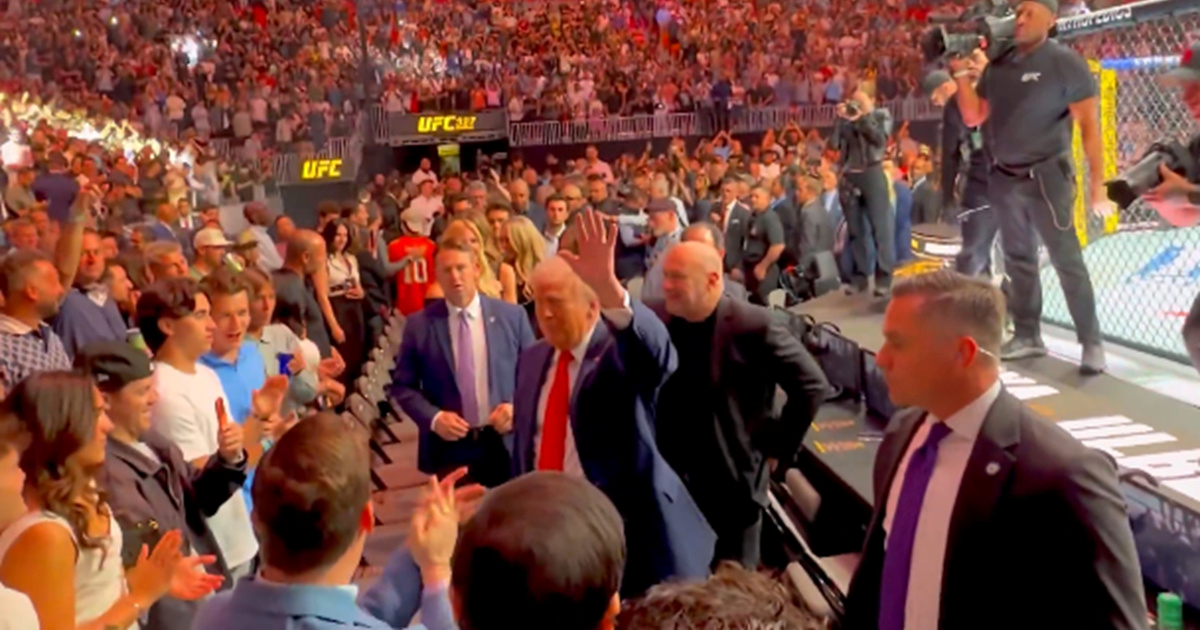 VIDEO Trump na UFC borbi dok su propadali mirovni pregovori s Iranom