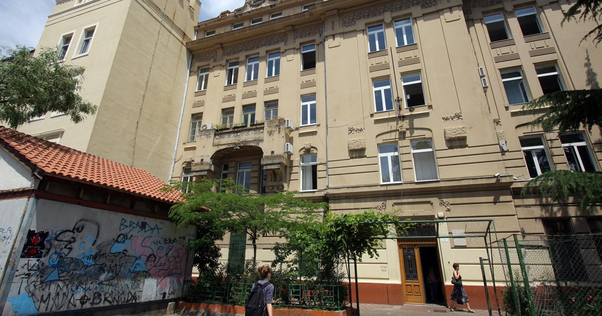 Učenik prijetio pištoljem u školi u Rijeci. Policija na terenu