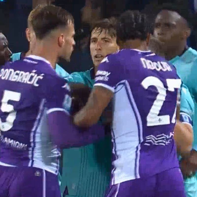 VIDEO Džeko se zakačio s protivnikom, Pongračić odmah uletio u gužvu