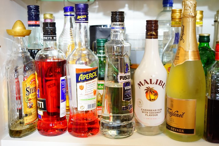 Zbog izolacije alkohol postaje sve popularniji, jedna zemlja brutalno provodi zabranu