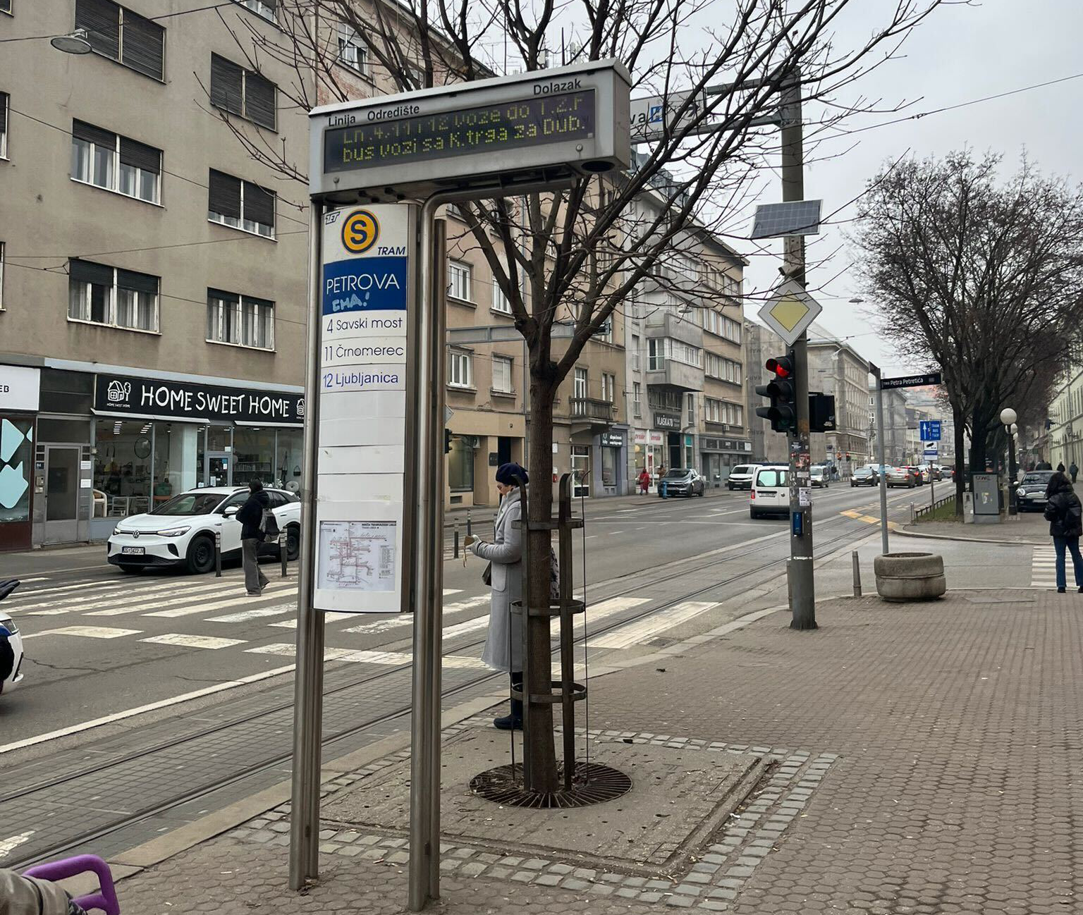 Prekid prometa prema Zvonimirovoj: Tramvaji stoje na Kvatriću