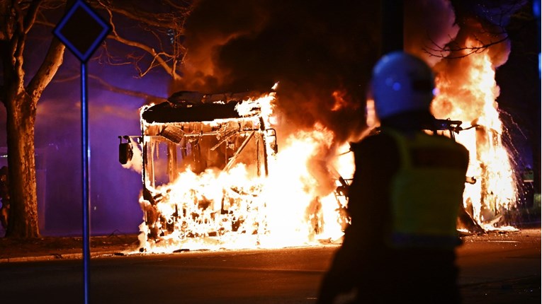 Požari i nasilje u Švedskoj nakon prosvjeda desničara protiv migranata
