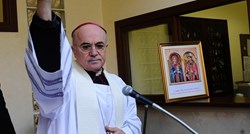 Nadbiskup koji je papu nazvao slugom sotone izbačen iz Crkve